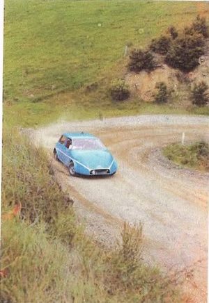 Ash McKenzie's light blue Mini Sprint on the gravel at Redwood Pass